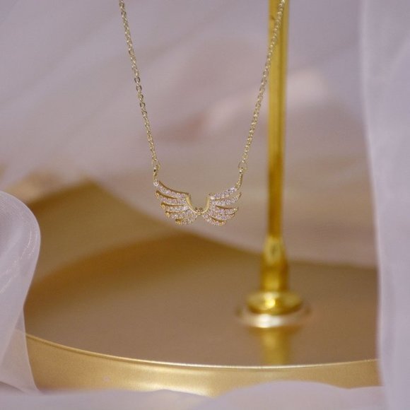 NEW 14K Gold Plated Diamond Angel Wing Necklace - Picture 4 of 9